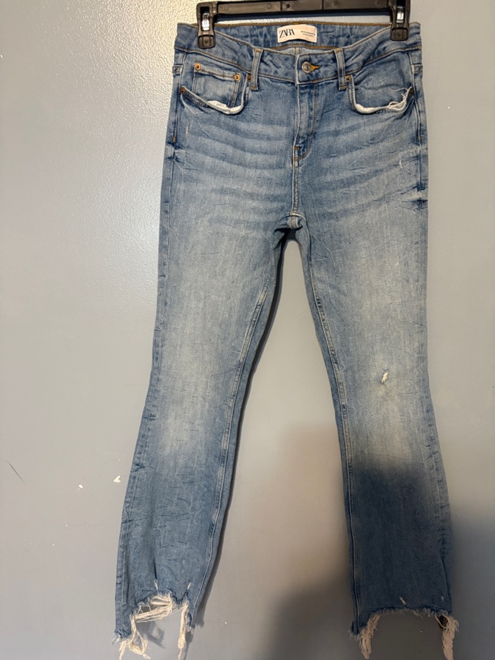 Zara Light Wash Distressed Ankle Jeans